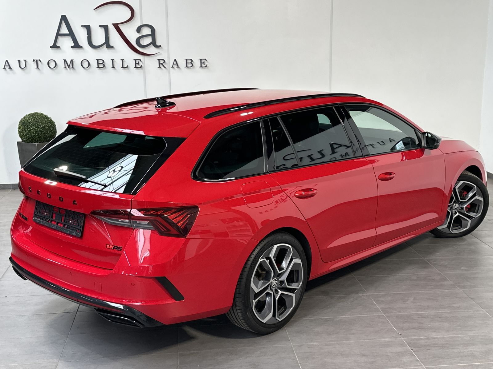 Fahrzeugabbildung SKODA Octavia 2.0 TDI DSG RS NAV+LED+KAM+VCOCK+HUD+DCC