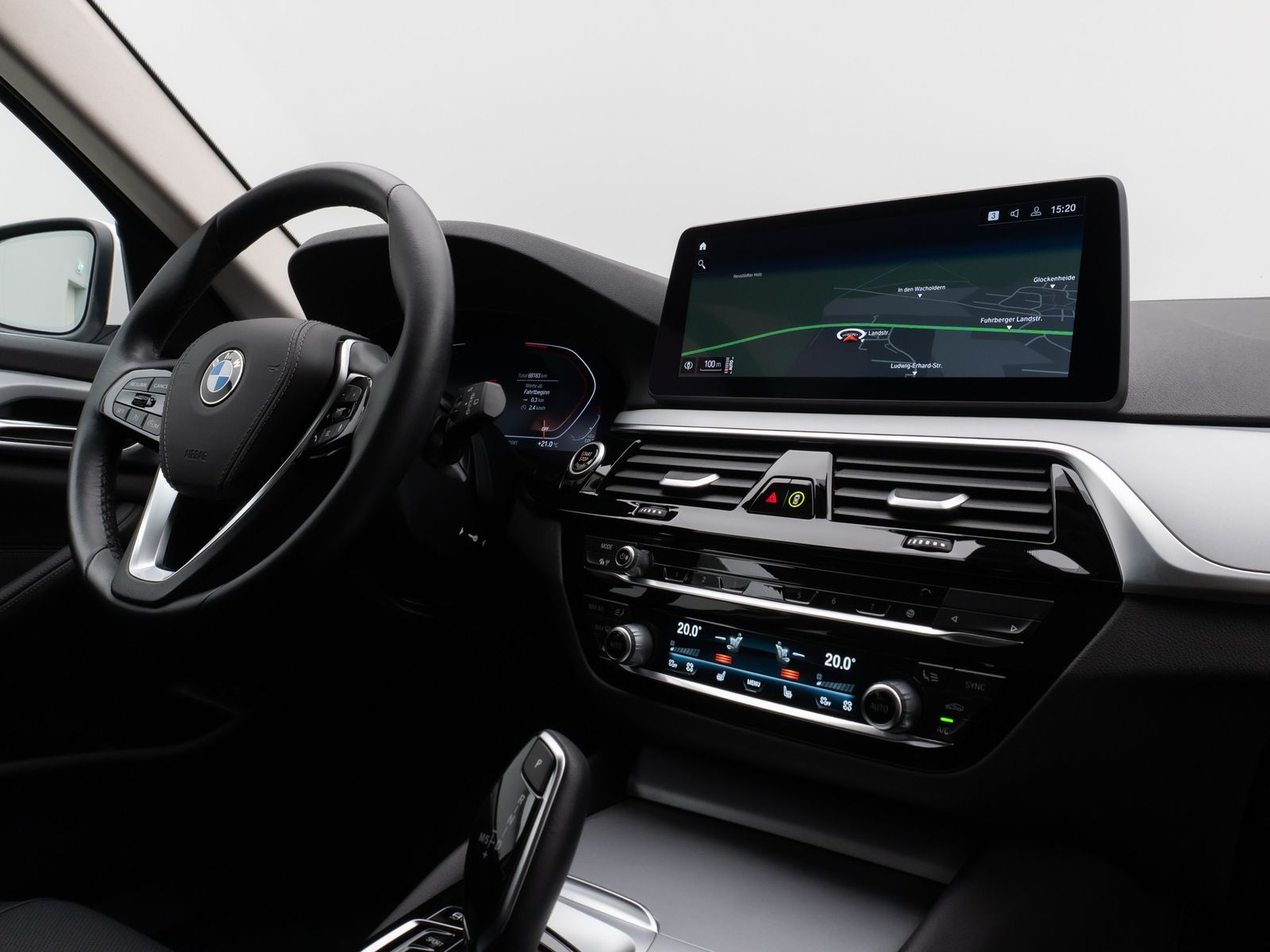 Fahrzeugabbildung BMW 520d Kamera DAB Leder 4xKlima AHK Alarm Sport
