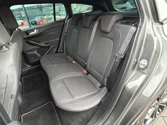 Fahrzeugabbildung Ford Focus Turnier 1.5 ST-Line X *LED*APP*TEMP*SHZ*18
