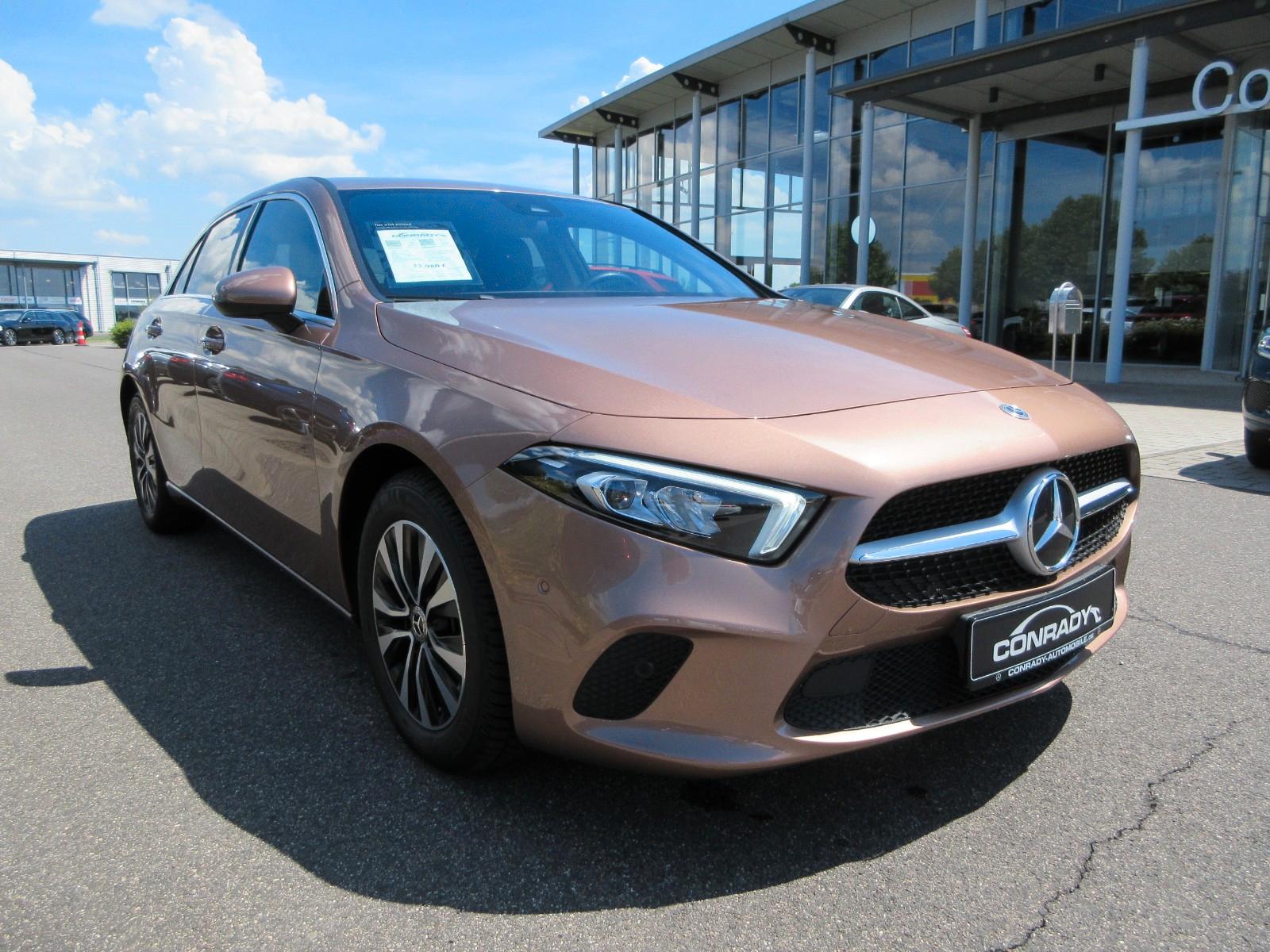 Mercedes-Benz A 180 Progressive 7G LED Navi Kamera CarPl. Ambi