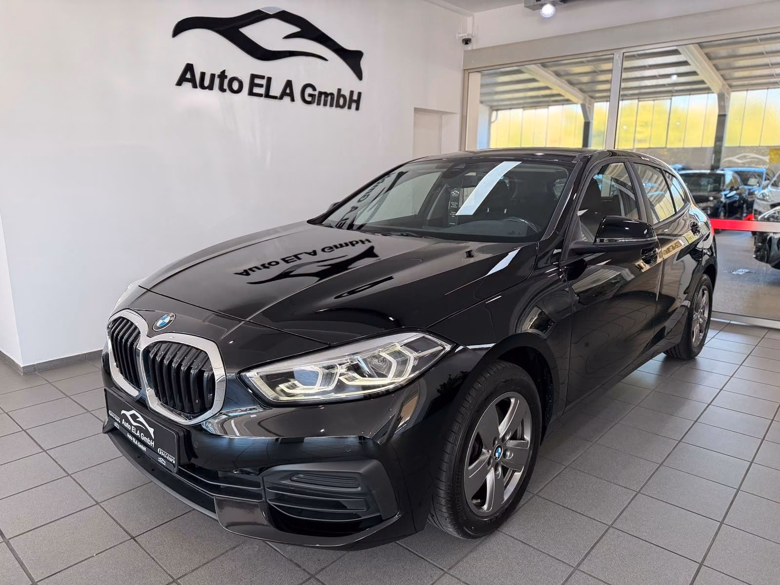BMW 118 i Automatik 1.Hand|M Lenkrad|Klimaaut.|PDC