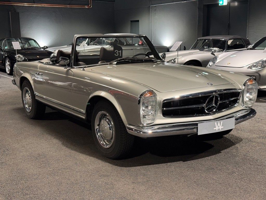 Mercedes-Benz SL 230