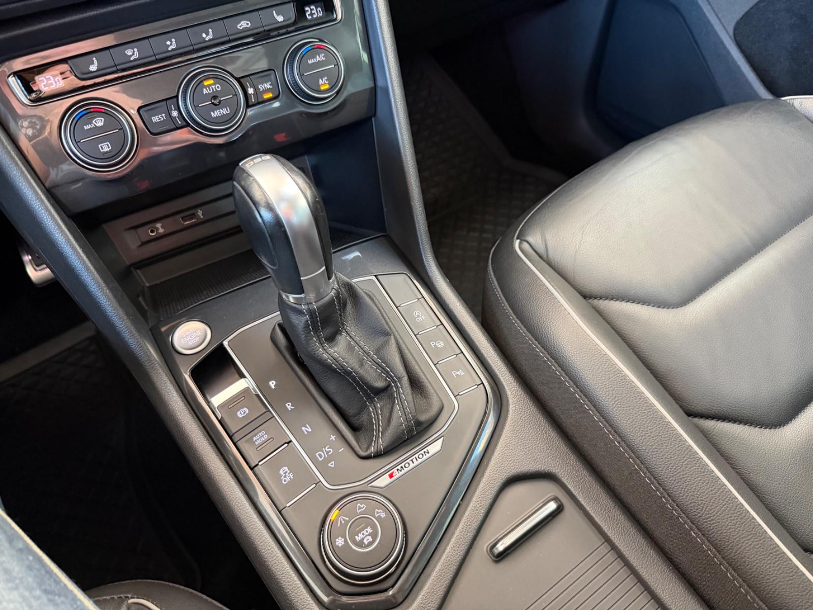 Volkswagen Tiguan 2.0TDI DSG 4M R-Line LED ACC PANO VIRTUA