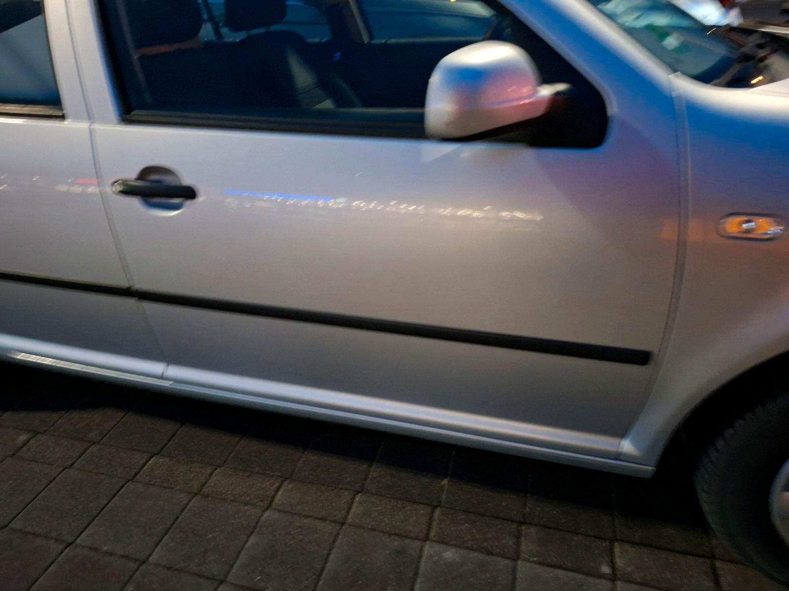 Volkswagen Golf 2005 — interior