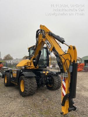 JCB HydraDig 110W