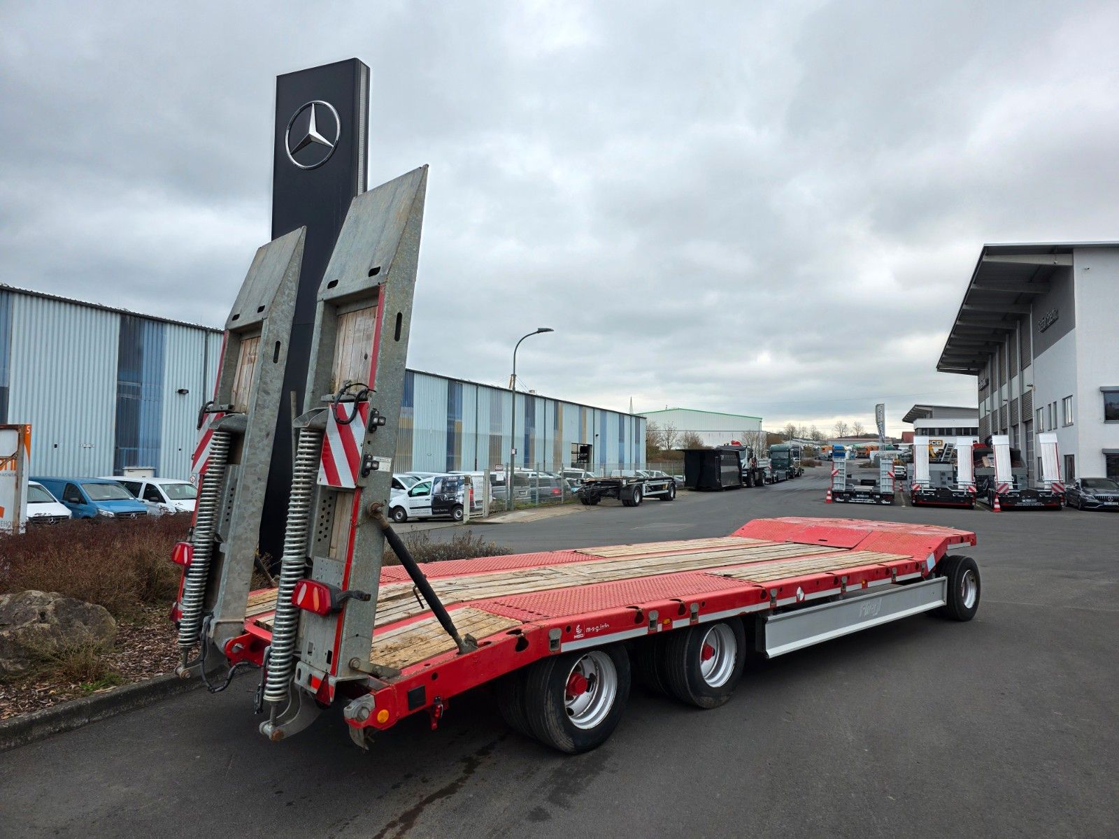 Fahrzeugabbildung Fliegl DTS 300 Rampen BPW auf 3.000mm verbreiterbar