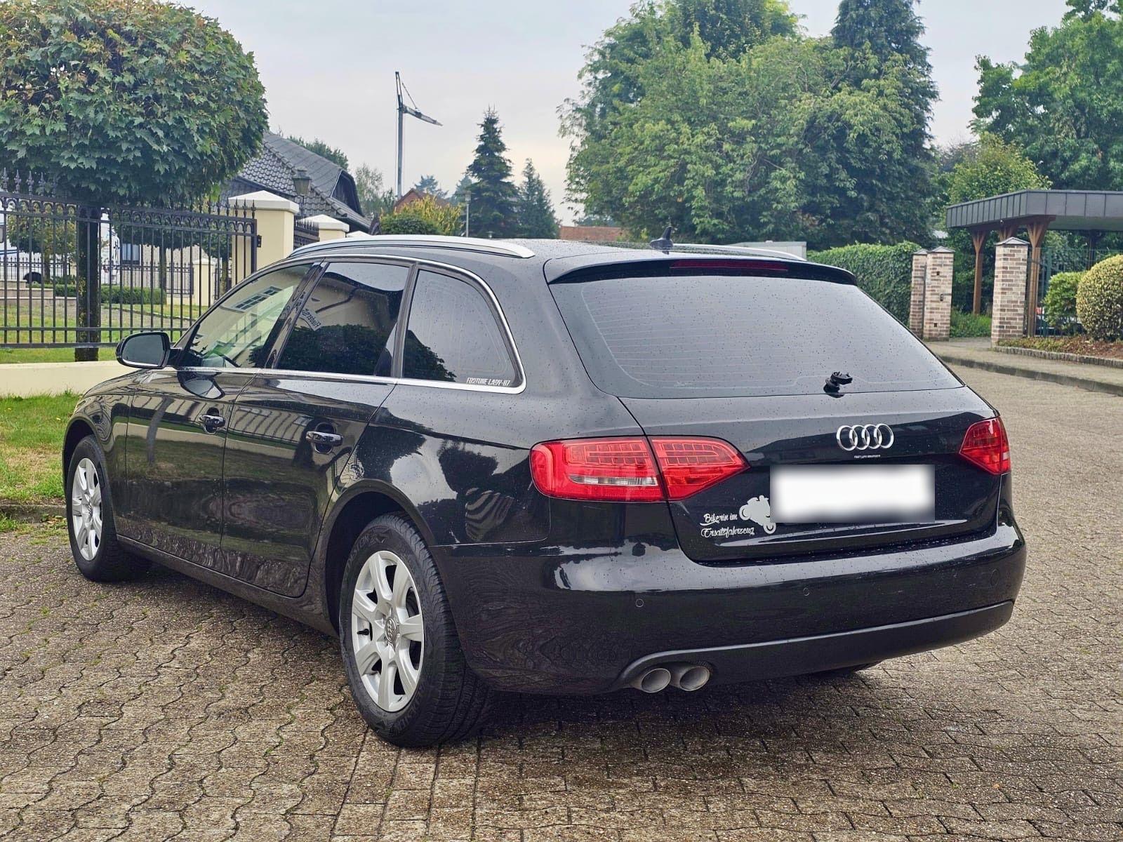 Audi A4 2009 — interior