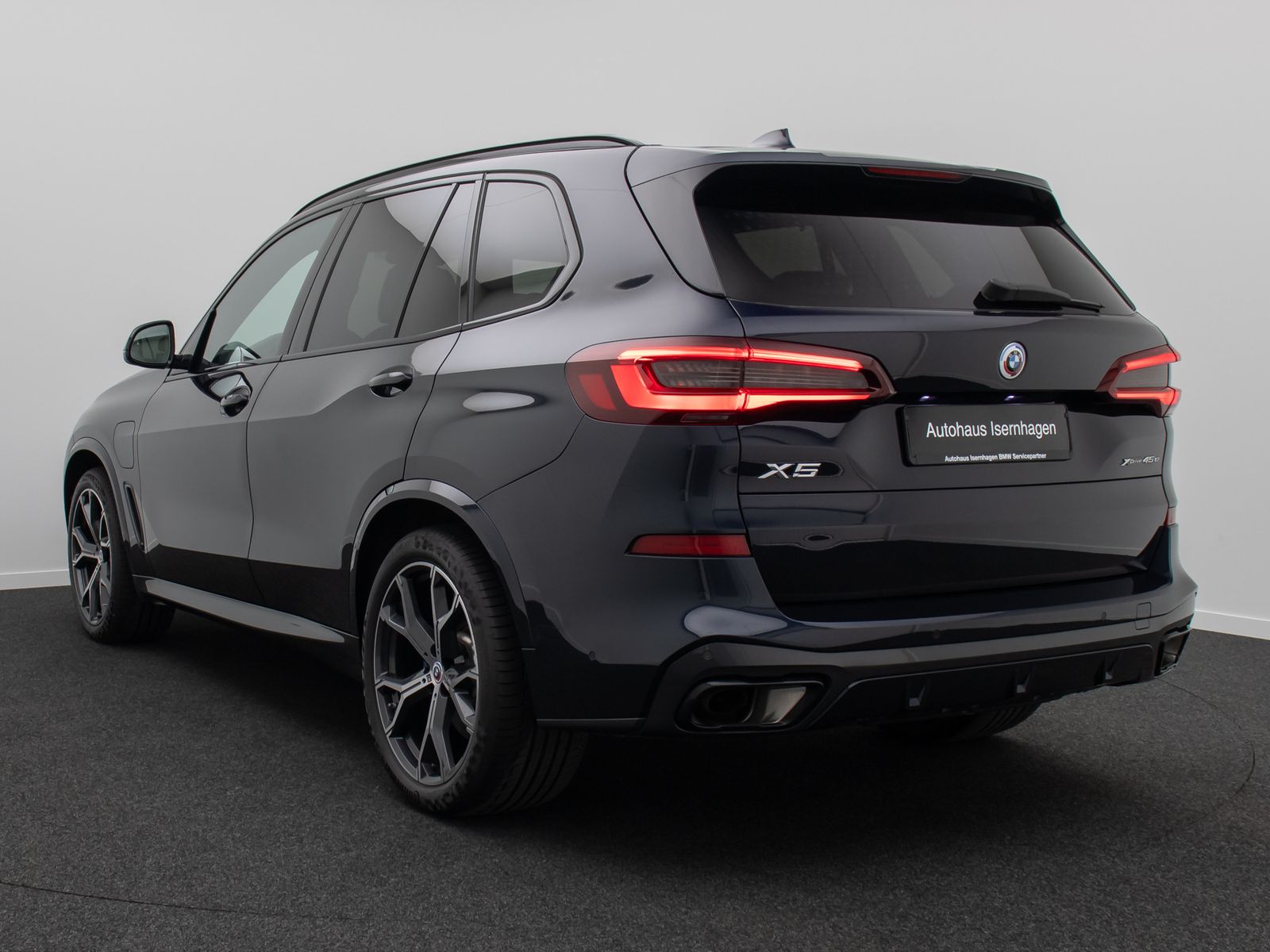 Fahrzeugabbildung BMW X5 xD45e M Sport Laser DAB HUD Komfort 21Zoll