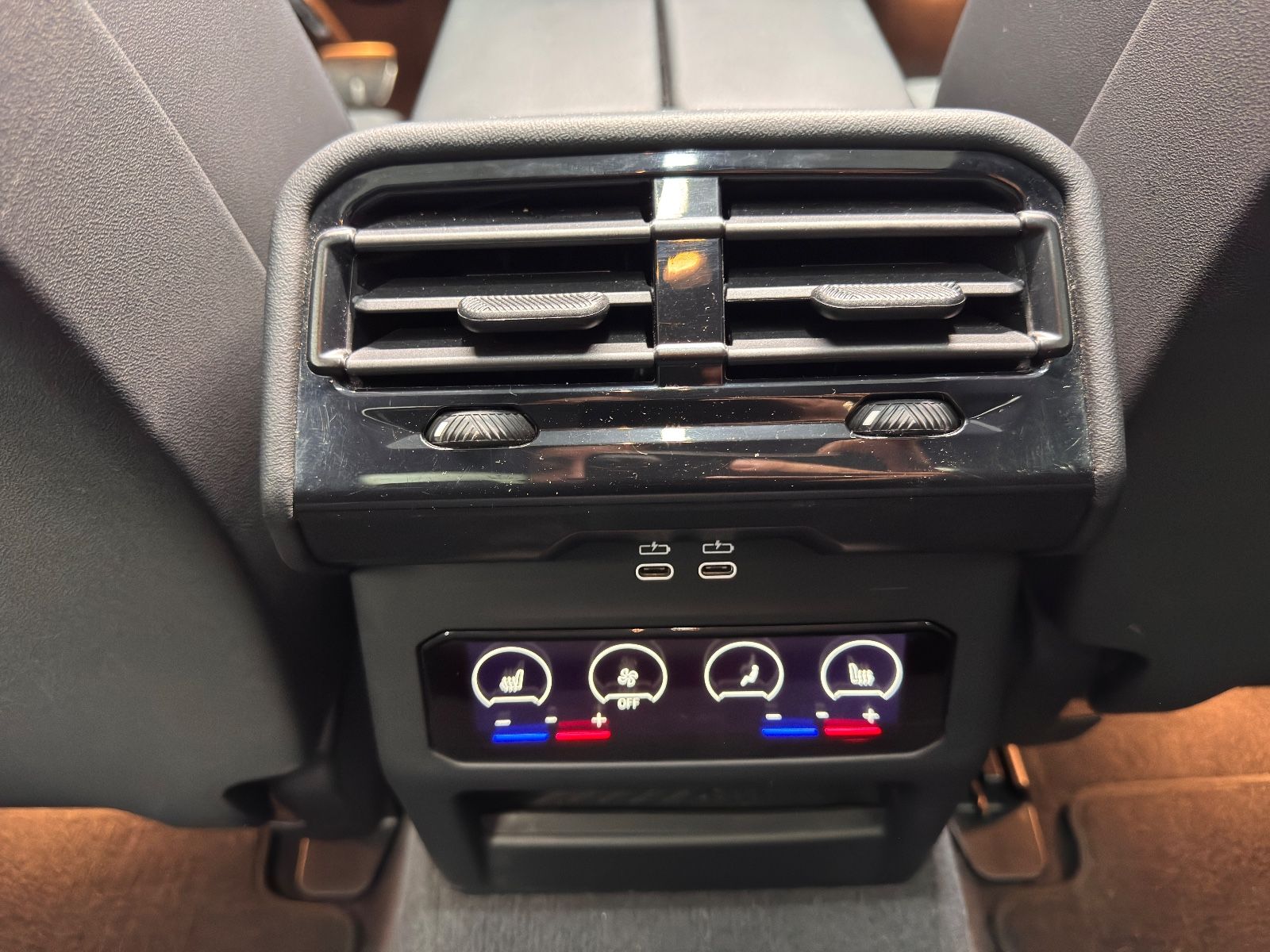 Fahrzeugabbildung BMW 550e Lim. xDrive M SPORT|CARBON|PANO|21 ZOLL|