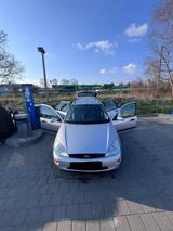 Ford Focus 1.8TD 66kW Ghia Exclusiv Ghia Exclusiv - Ford Focus aus 2002: Ghia