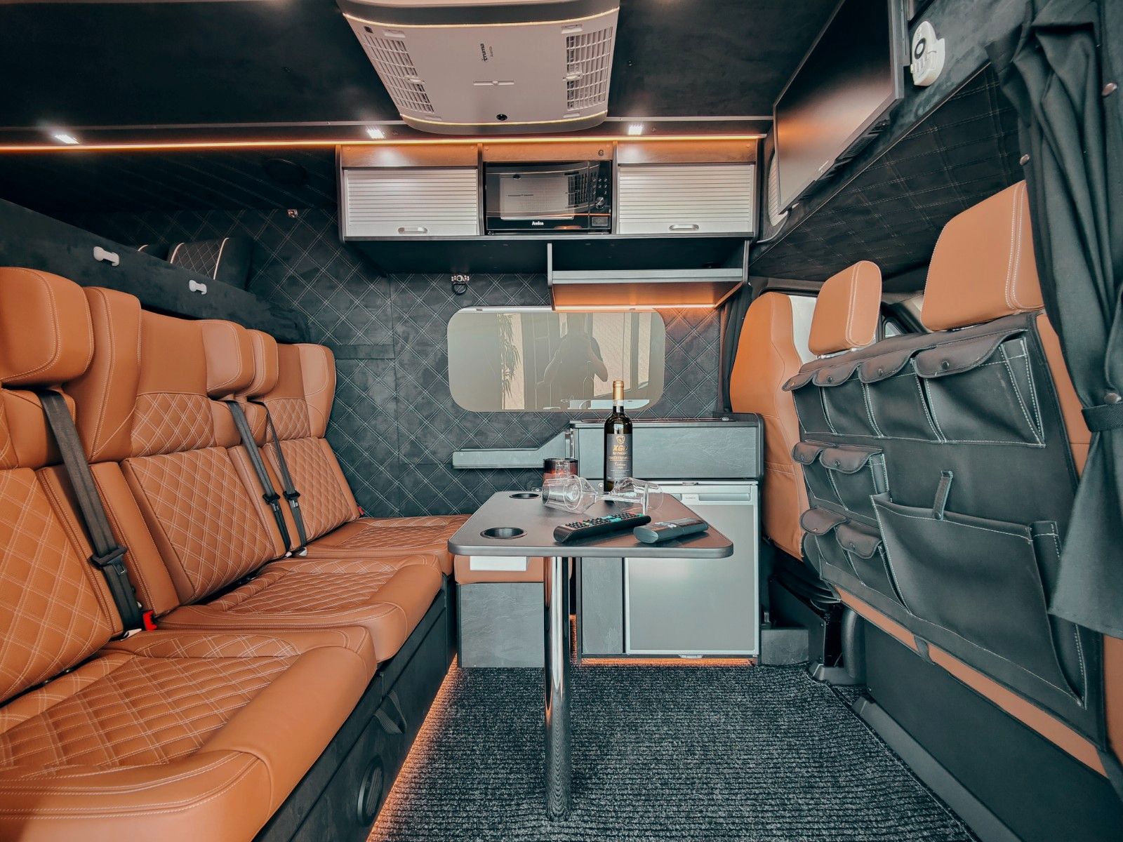 Fahrzeugabbildung Mercedes-Benz X-CROSSVAN  RWD #stealthcamper