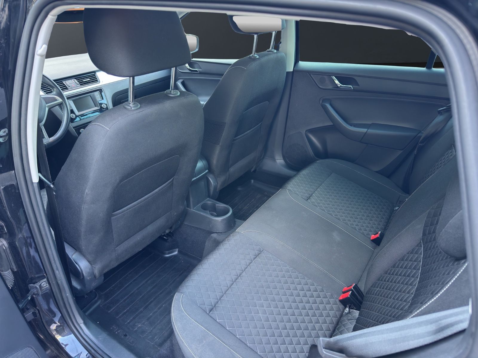 Fahrzeugabbildung SKODA Rapid Spaceback Edition*Pano*TÜV*Neu*2.Hand*
