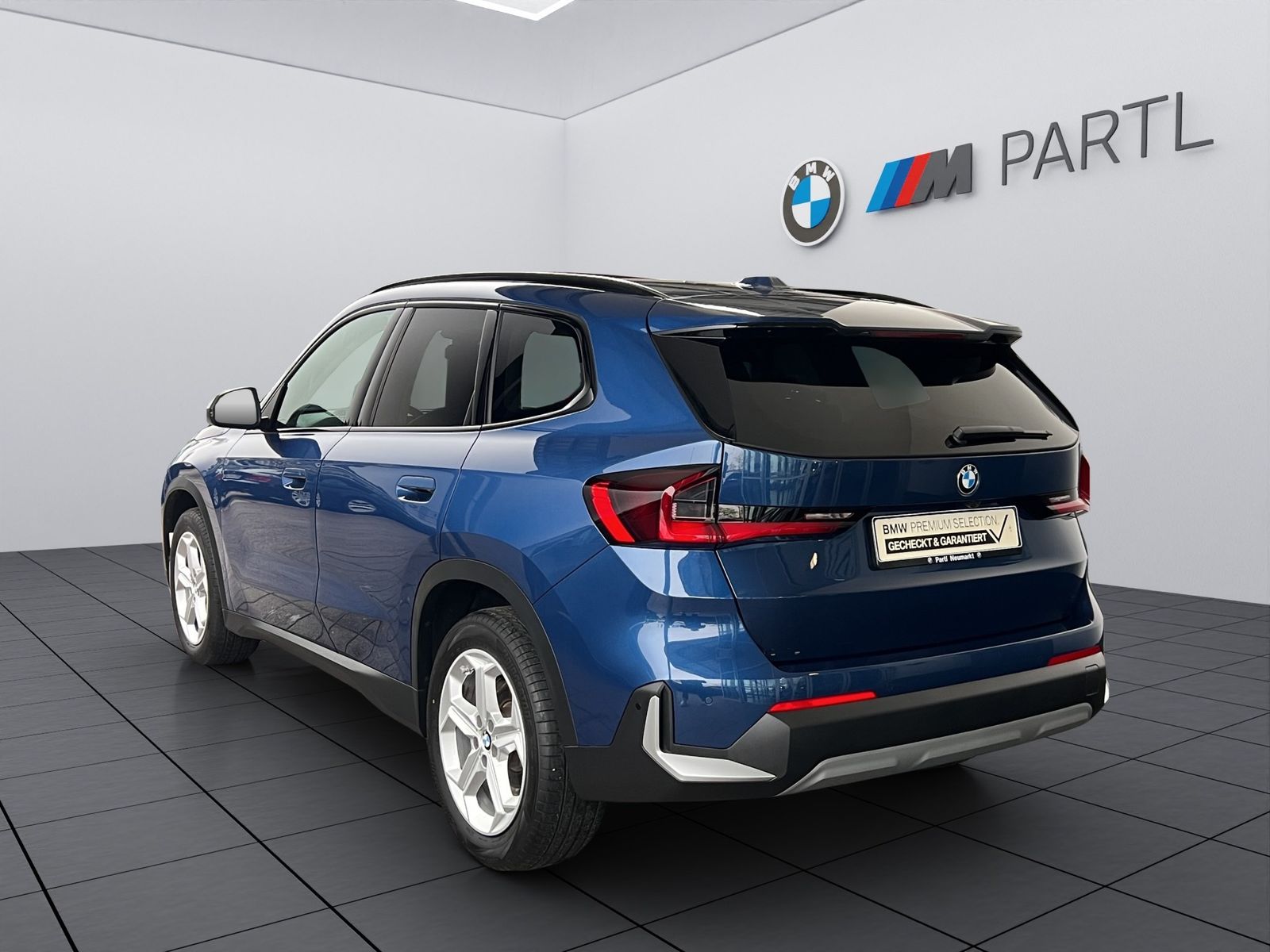 BMW X1 sDrive20i adapLED ACC 360° HUD H K AHK Pano foto 3