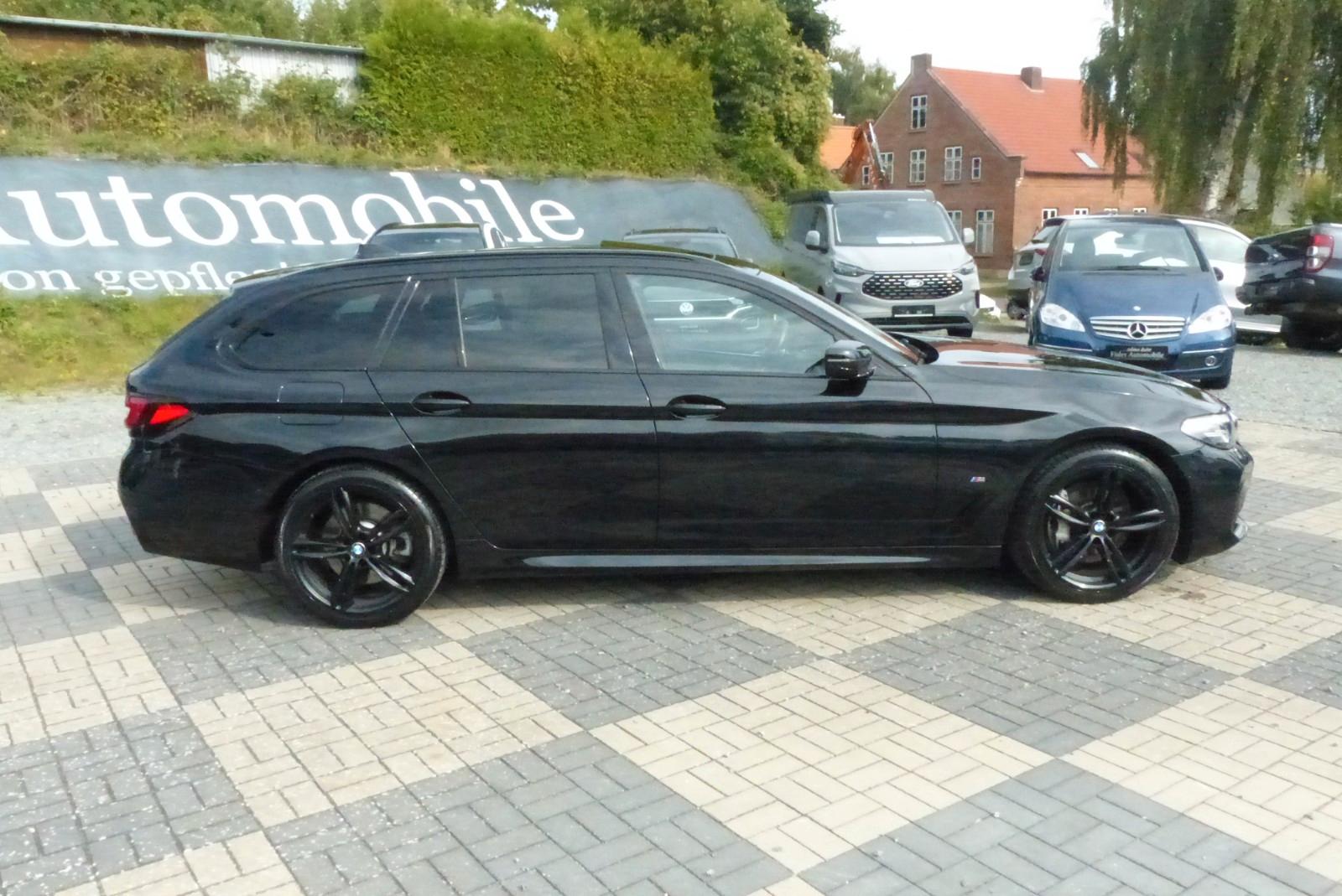 BMW 530 d xDrive M Sport AHK Distr Leder Pano