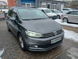 Volkswagen Touran Comfort. BMT**7-Sitzer-95-TKM-Automatik - : Van, Sitzer 9