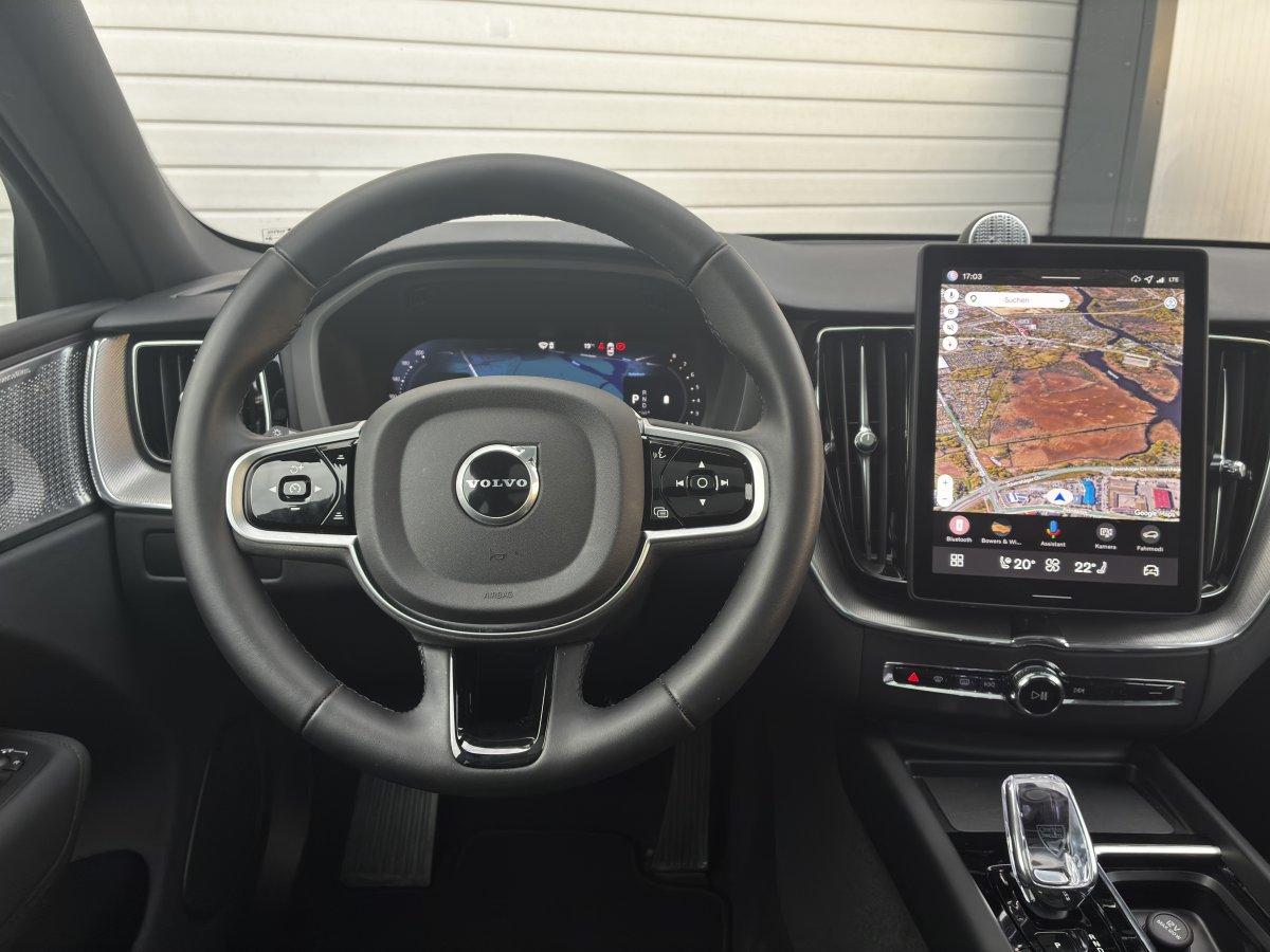 Volvo XC60 B5 Plus Black Edition AWD HUD PANO NAVI