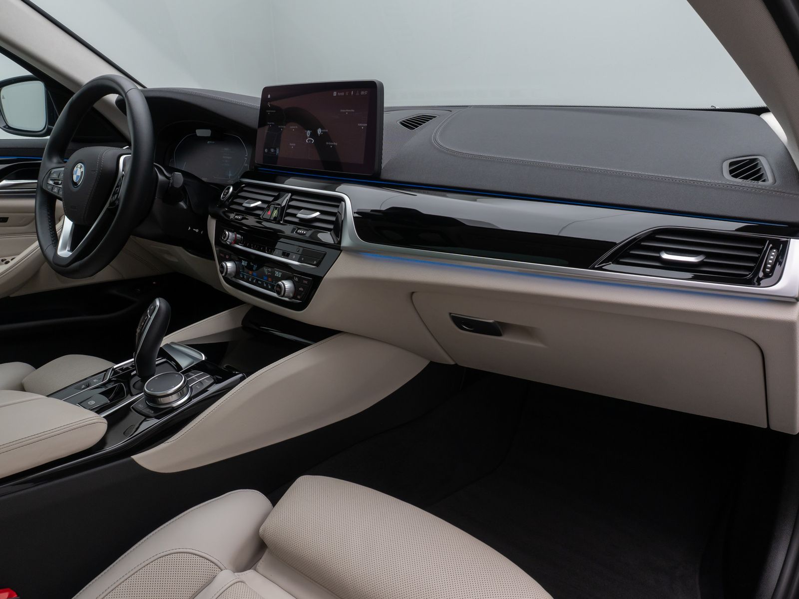Fahrzeugabbildung BMW 530e xD  Luxury Line ACC Laser DAB Kamera Memory