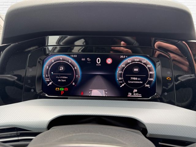Fahrzeugabbildung Volkswagen Golf VIII Variant Move 1,5 l eTSI OPF DSG KLIMA