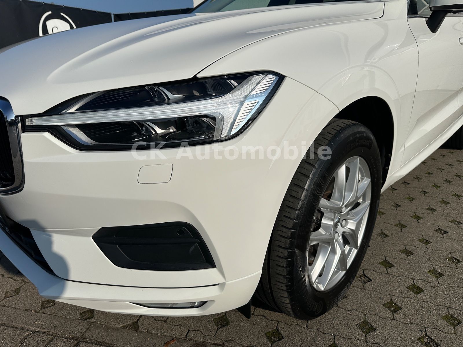 Fahrzeugabbildung Volvo XC60 B4 Momentum Pro AWD/Navi/Leder/Pano/LED/Kam
