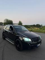 Mercedes-Benz Mercedes ML 500  V8 ,AMG Paket top Zustand - Mercedes-Benz ML 500 von privat