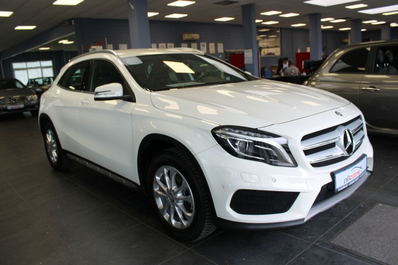 MERCEDES-BENZ GLA 200 Sport Utility Vehicle