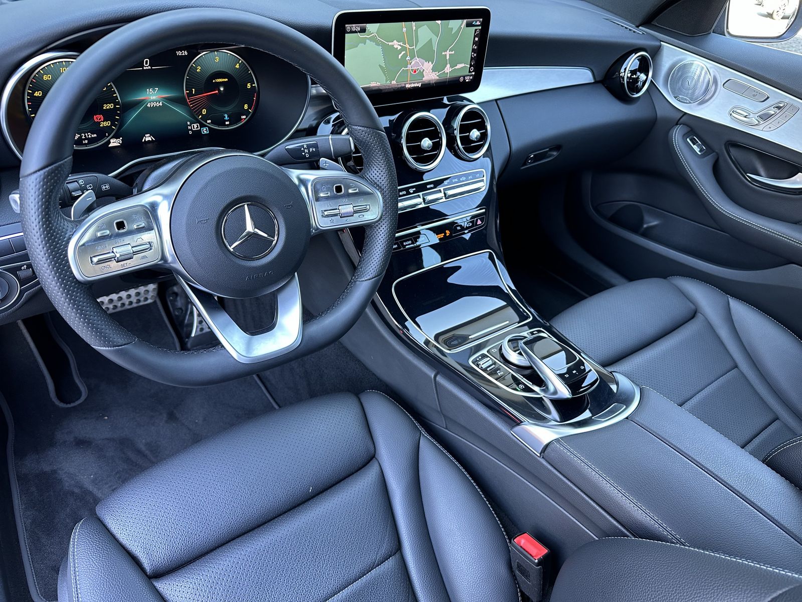 Fahrzeugabbildung Mercedes-Benz C 300d T AMG-Line NAV+LED+BURMESTER+VCOCKPIT+HUD