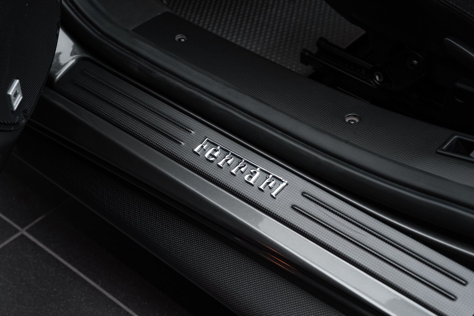 Fahrzeugabbildung Ferrari 488 Pista Spider CARBON/LIFT/1. HAND/STOCK/TOP