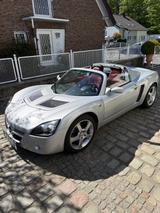 Opel Speedster 2.2 Hardtop Leder rot TÜV neu - Opel Speedster mit Benzin-Antrieb