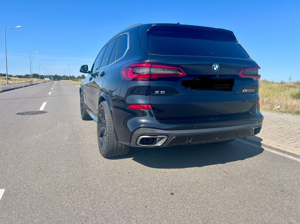 BMW X5 M50