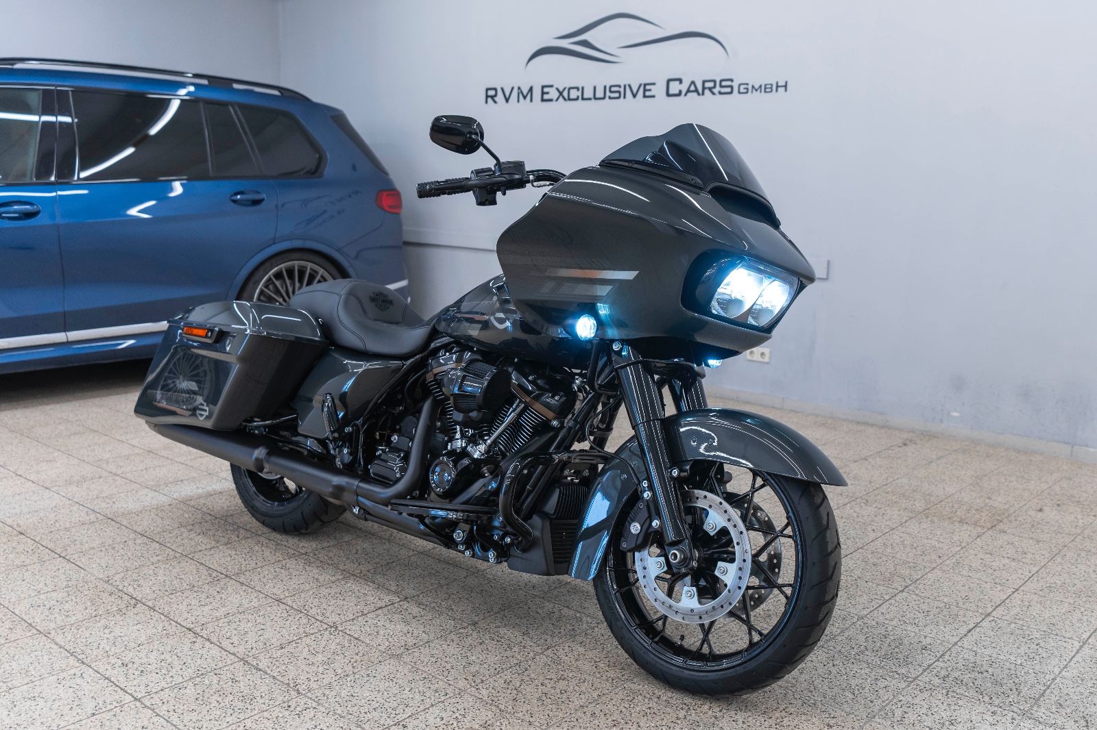Fahrzeugabbildung Harley-Davidson FLTRXST Road Glide