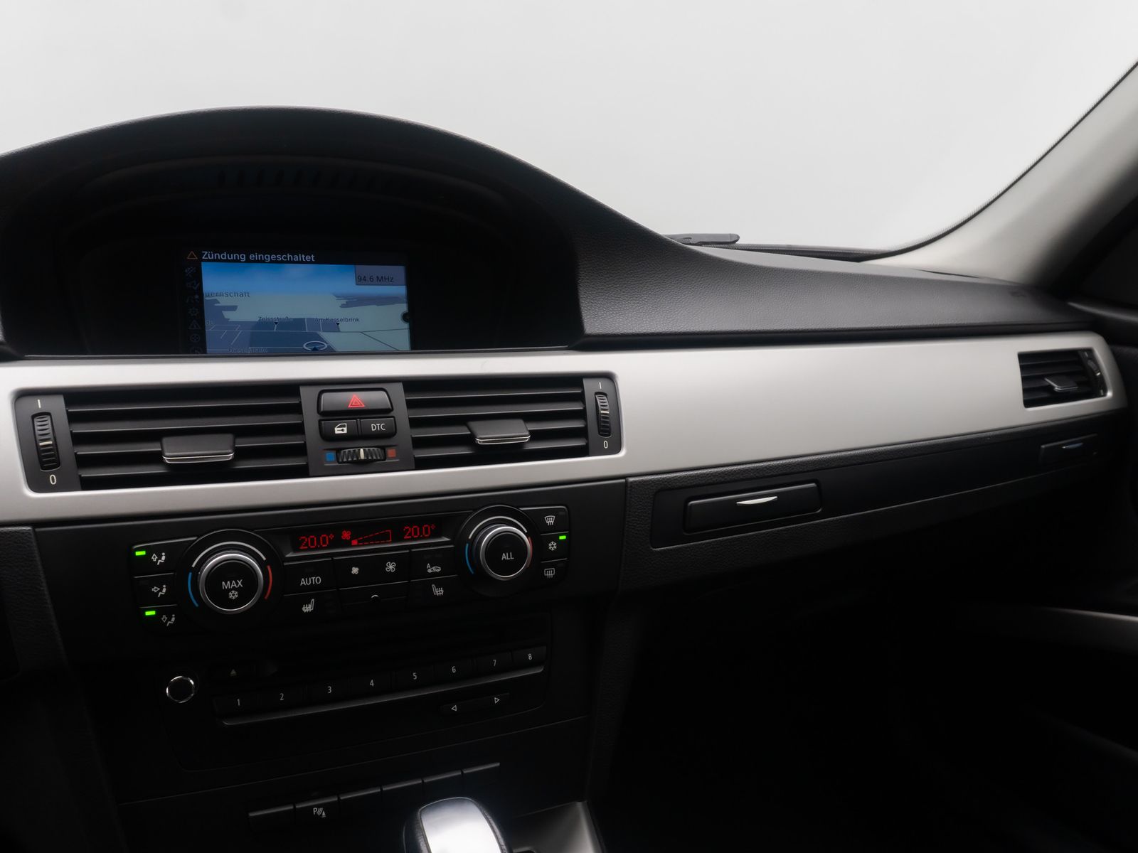 Fahrzeugabbildung BMW 320d Tempomat Xenon PDC NaviBusiness Standhzng