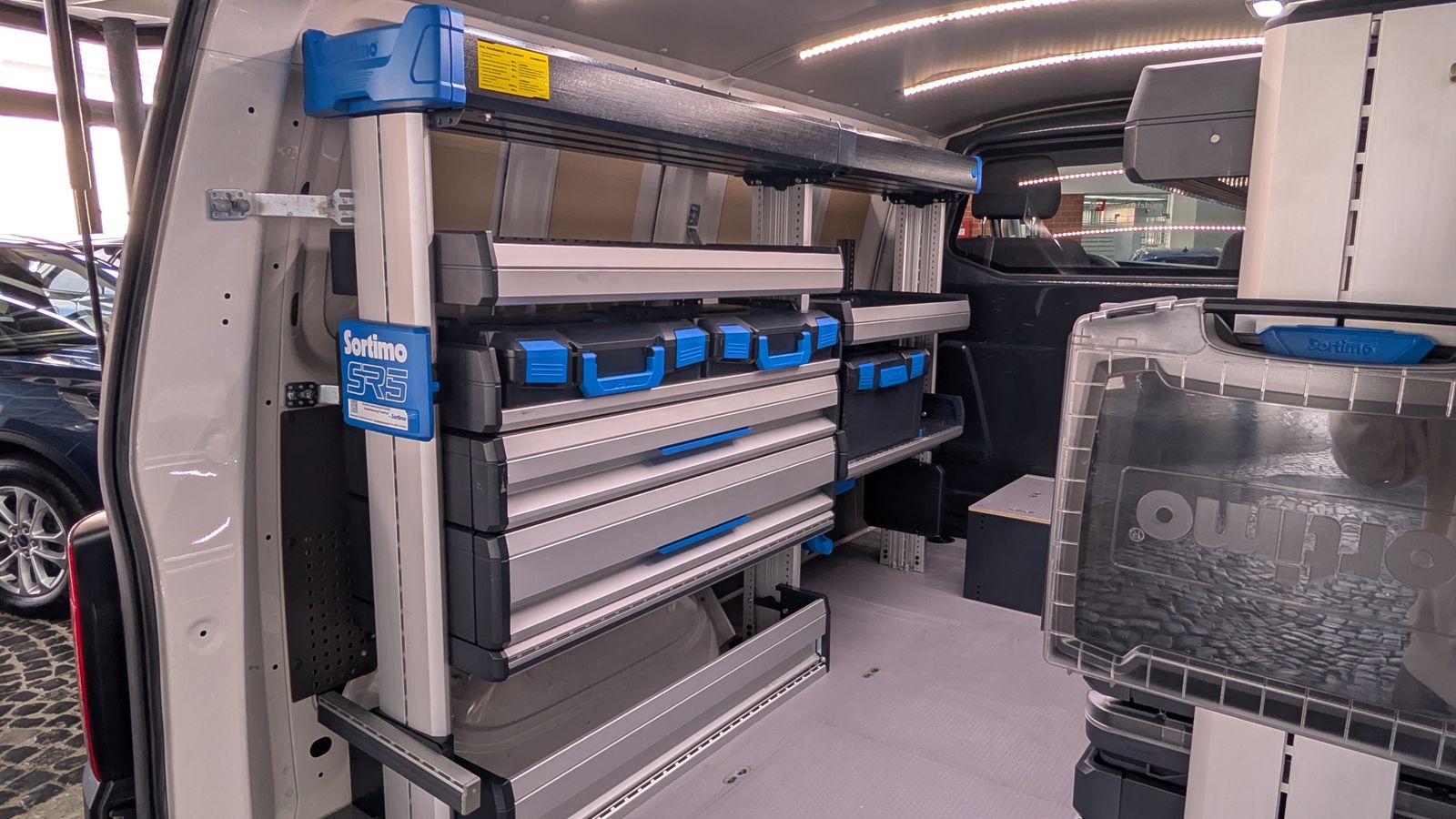 Fahrzeugabbildung Volkswagen T6 Transporter 6.1 LED*KAM*SHZ*SORTIMO-REGALE