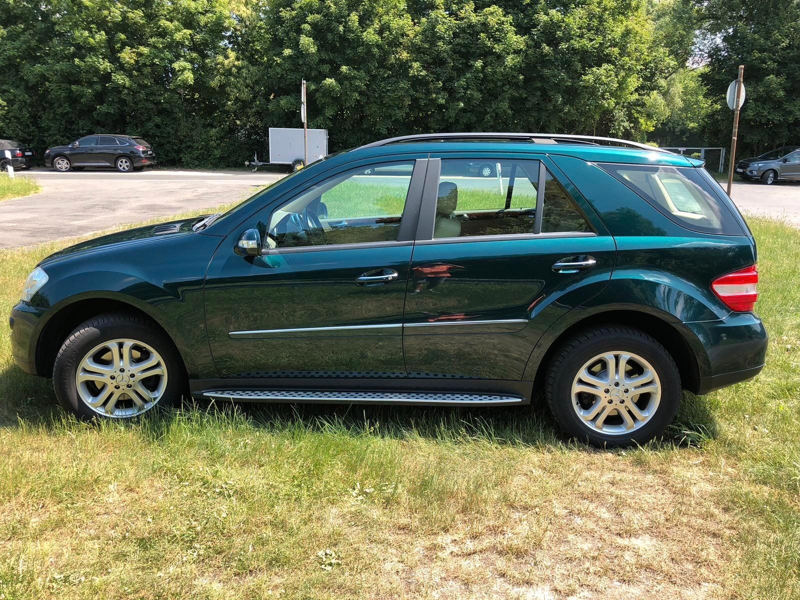 Mercedes-Benz ML 350 Edition*Allrad*Luftfahrwerk*Förstergrün