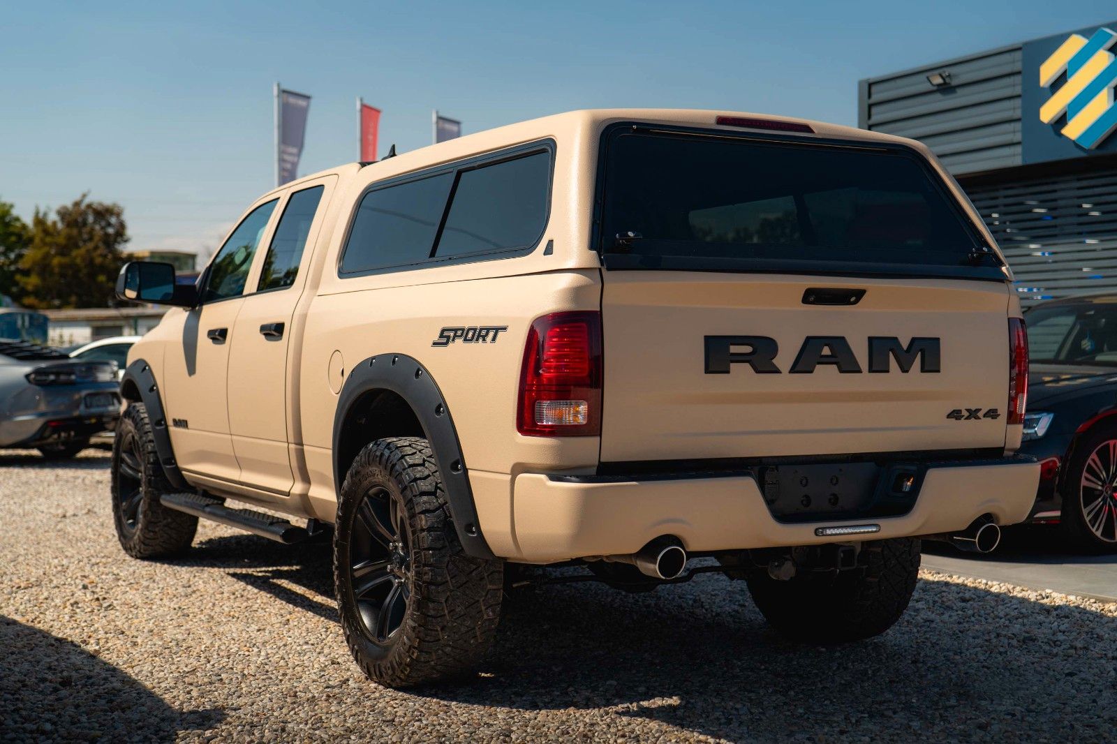 Fahrzeugabbildung Dodge RAM 5.7 V8 HEMI 4x4 RAPTOR LONGBED HARDTOP LED