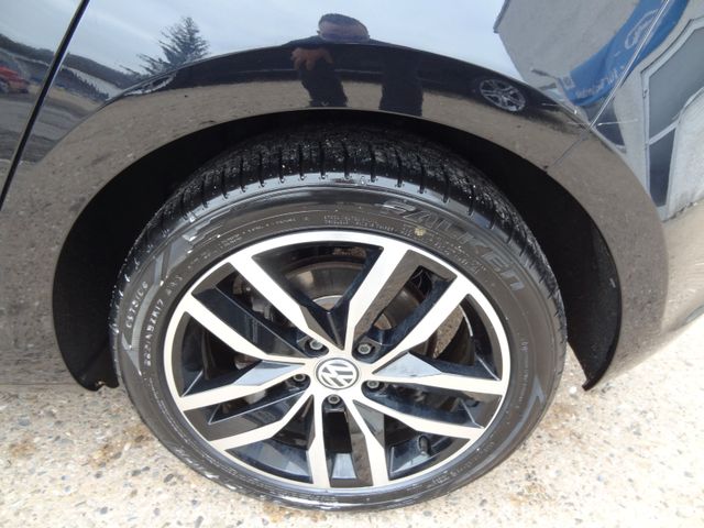Fahrzeugabbildung Volkswagen Golf VII Lim. Allstar/ 2.Hd/SitzH/Navi/PDC/Tempo