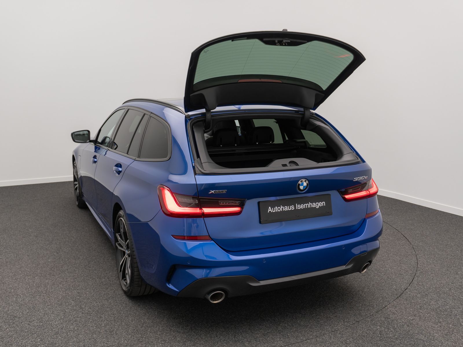 Fahrzeugabbildung BMW 330e xD M Sport Kamera DAB Laser HUD Panoram 19"