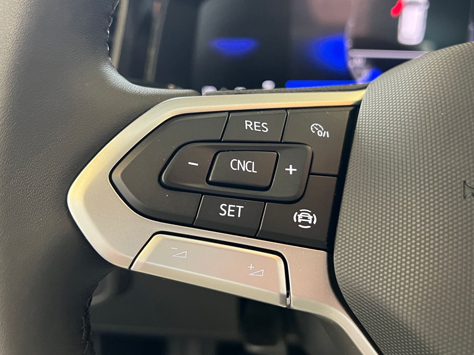 Fahrzeugabbildung Volkswagen Polo Life 1.0 TSI *LED, App Connect, PDC, Kamera