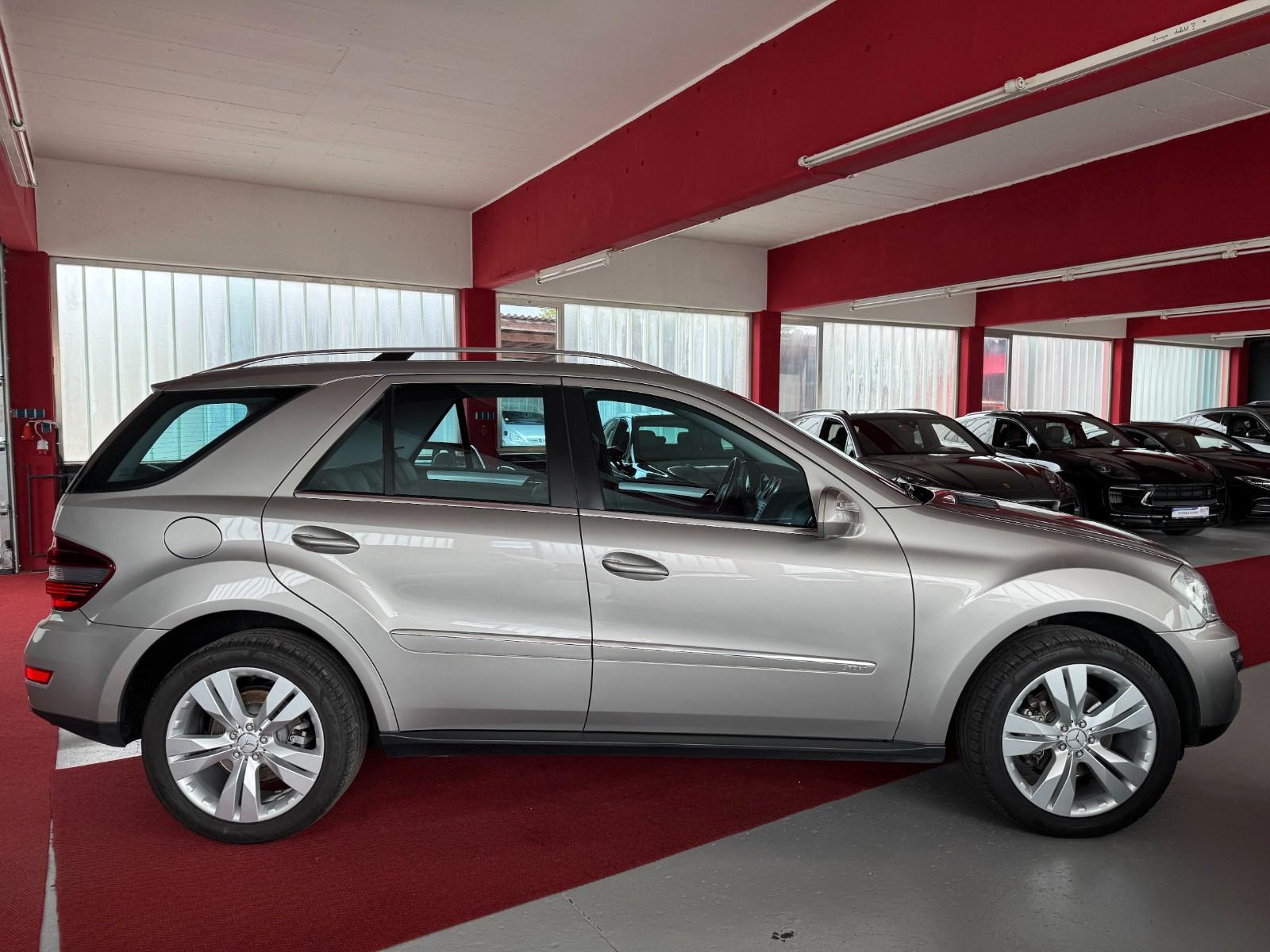 Mercedes-Benz ML320CDI Mopf 4Matic AHK Kamera Airmatic Sportp