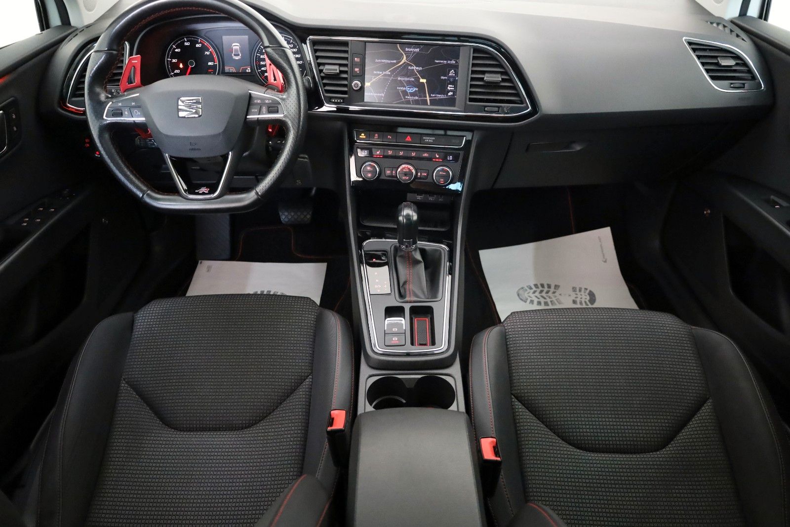 Fahrzeugabbildung SEAT Leon FR T.Leder,Navi,LED,ACC,Apple CarPlay,SD,SH