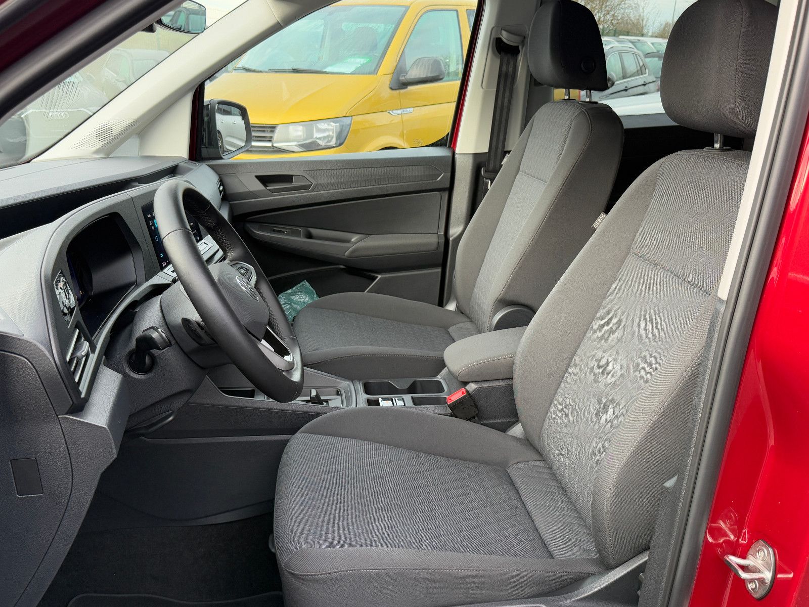 Fahrzeugabbildung Volkswagen Caddy Life TDI DSG DAB GRA Navi SHZ PDC Vorb.AHK