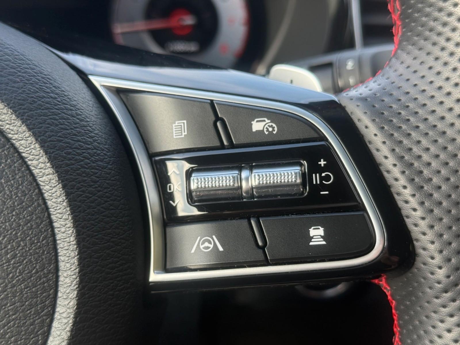 Kia ProCeed 1.6T DCT7 GT Navi Memory Kamera Klima