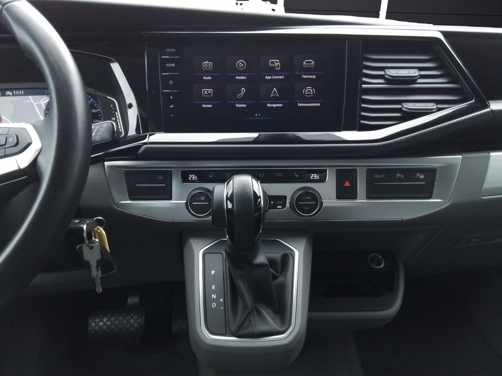 Fahrzeugabbildung Volkswagen T6 California T6.1 TDI Ocean AHK NAVI STANDH LED