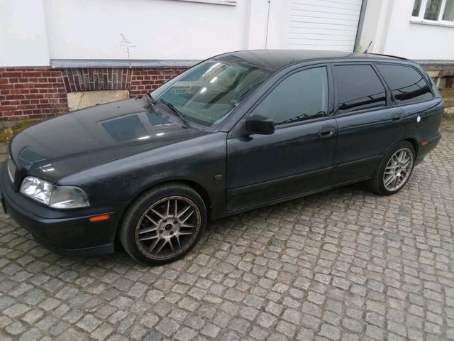 Volvo V40+BJ 1999+200PS+1,9 l+HU/AU 06/202...