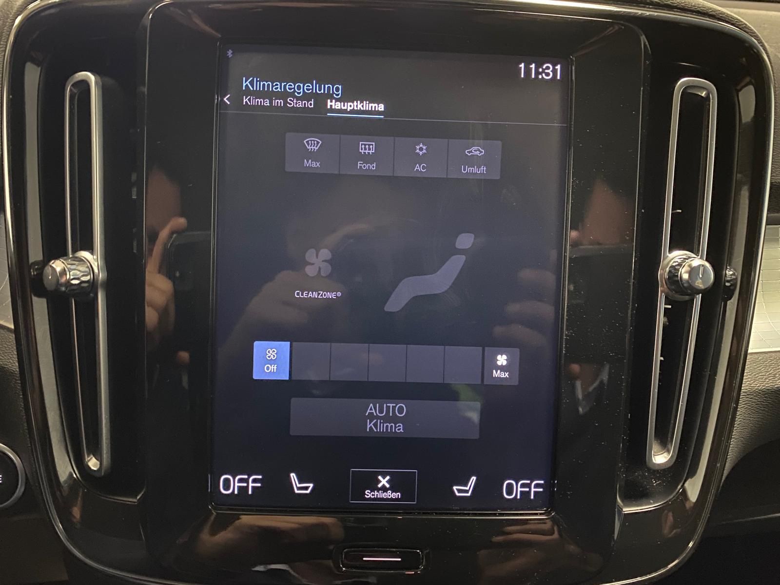 Fahrzeugabbildung Volvo XC40 KLIMA+RFK+PDC+NAVI+SITZHEIZ+4x4+AHK+ALU+LED