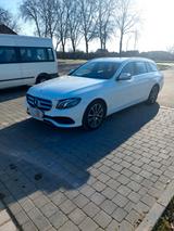 Mercedes-Benz E 220 d T Autom. -