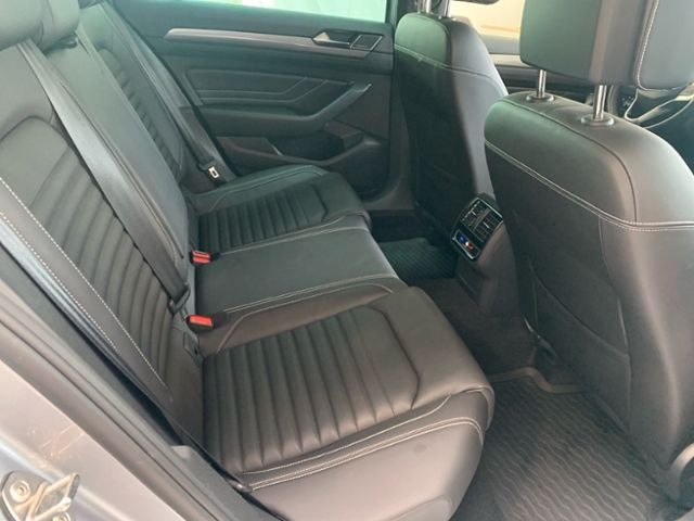 Fahrzeugabbildung Volkswagen Passat Variant 2.0 TDI DSG Alltrack 4MOTION PANO