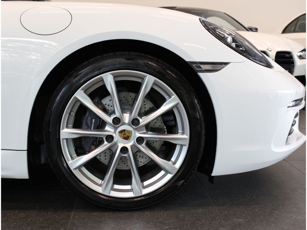 Fahrzeugabbildung Porsche Boxster R.Kamera+Klangpaket+19"S LM+Alcantara