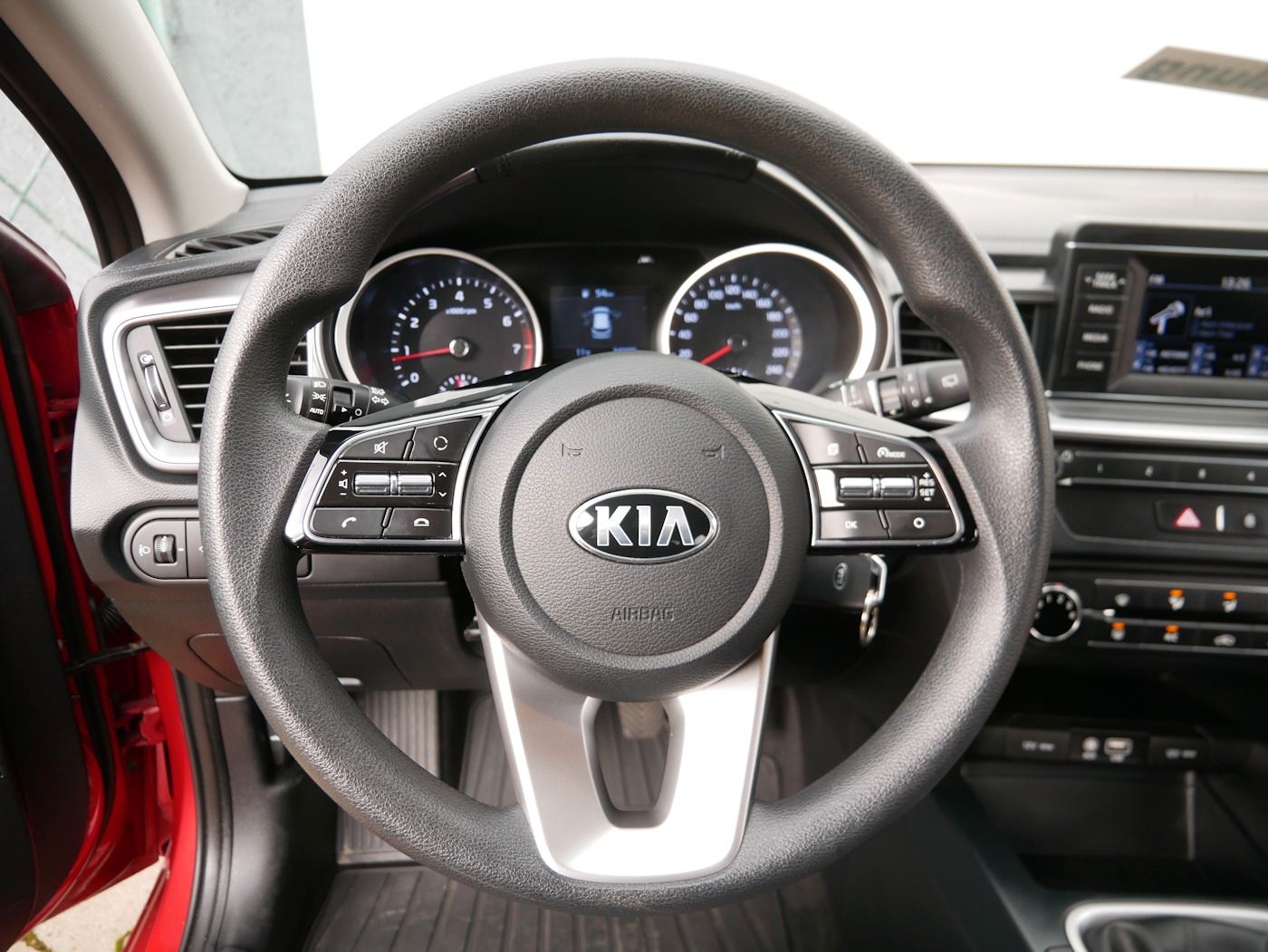 Fahrzeugabbildung Kia cee'd Sporty Wagon  1.4 Klima Allwetter Tempomat