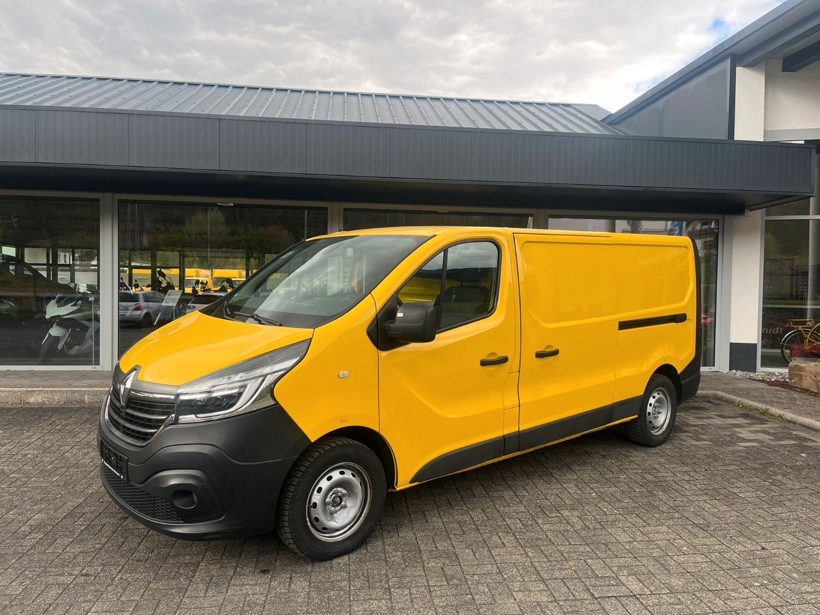 RENAULT Trafic
