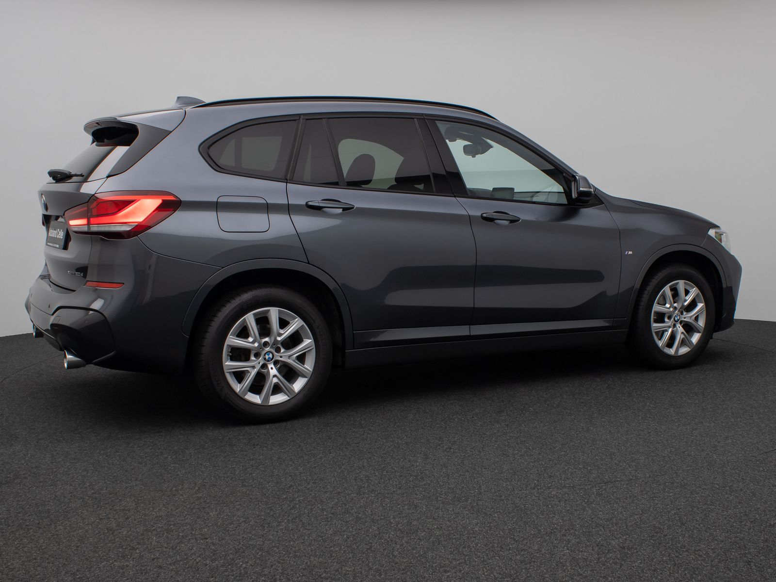Fahrzeugabbildung BMW X1 xD20d M Sport ACC HUD DAB Panorama HiFi Leder
